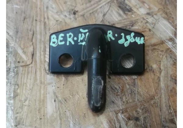 Направляючий палець зсувних дверей (зуб, палець, фіксатор) Partner II, Berlingo II, 9046 75, 96805162